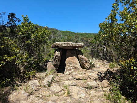 Dolmen de la Bruyère d'Usclas Dolmen de la Bruyère d'Usclas
